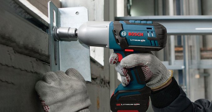 cordless wrench in use